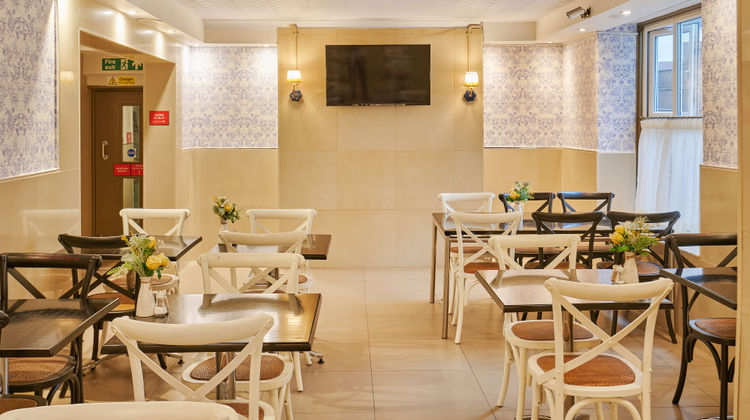 OYO Flagship Huttons Restaurant