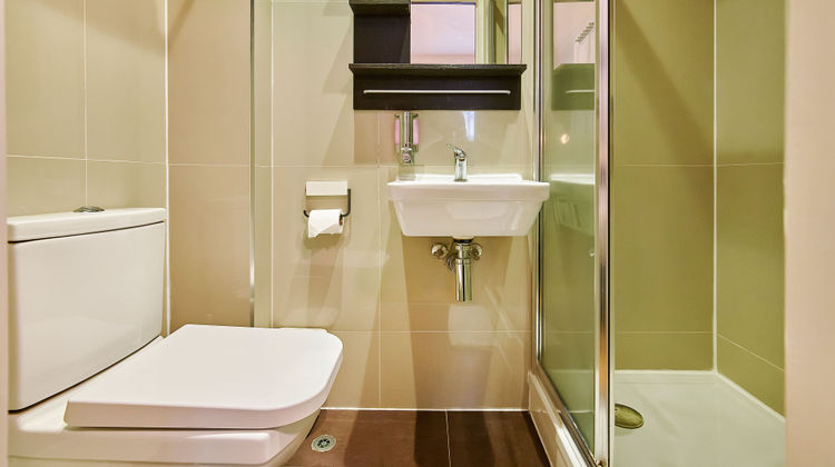 OYO Flagship Huttons Room