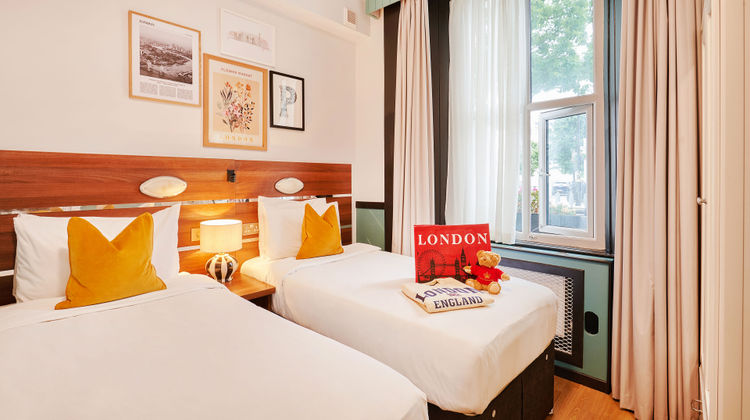OYO Flagship Huttons Room