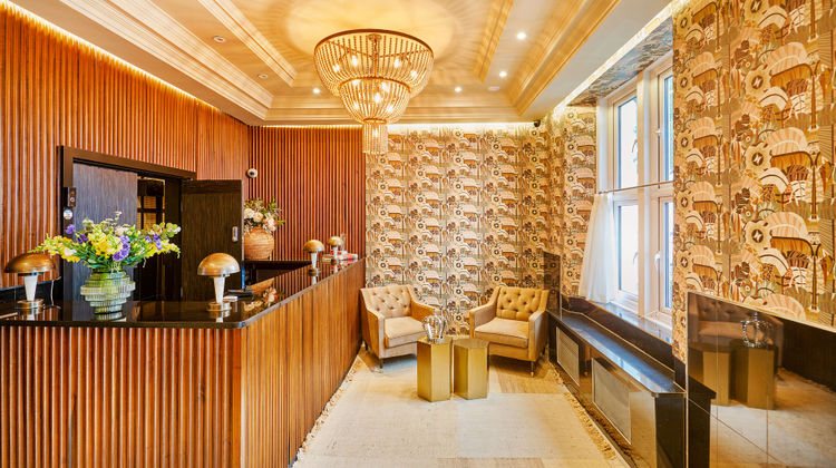 OYO Flagship Huttons Lobby