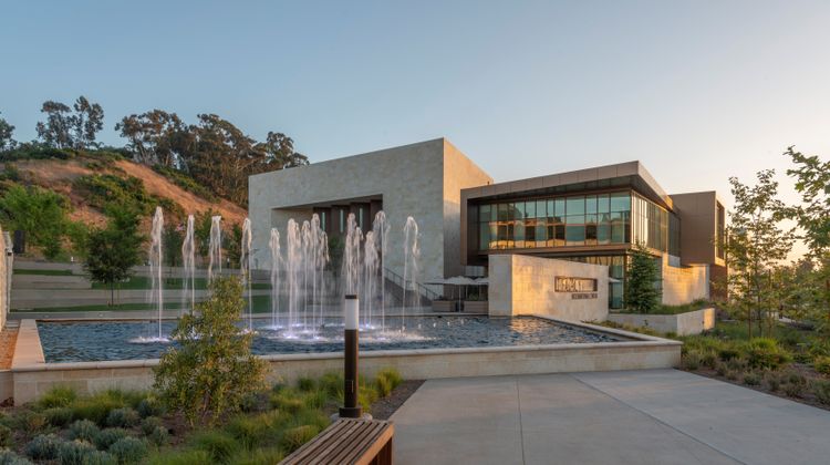 Legacy Resort Hotel & Spa Exterior
