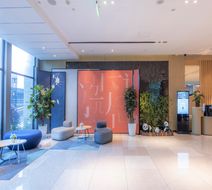 Holiday Inn Express Wuhou New City Exterior