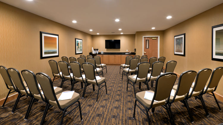 Holiday Inn Express & Sts Fraser Meeting