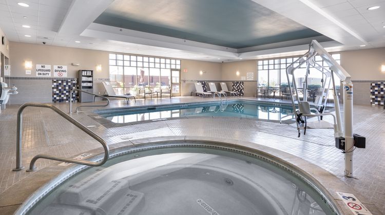 Holiday Inn Express Suites Belgrade Pool