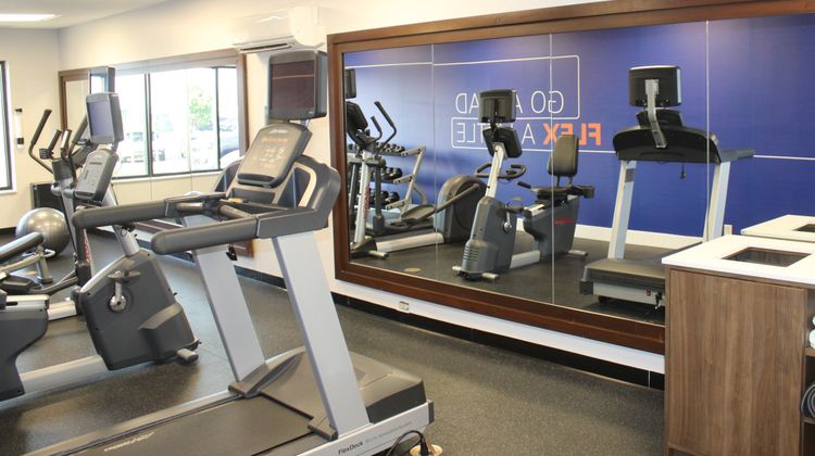 Holiday Inn Express & Suites Health Club