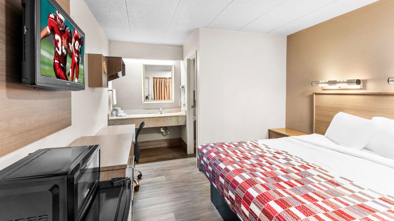 <b>Red Roof Inn Indianapolis North Room</b>. Images powered by <a href="https://www.leonardoworldwide.com/" title="Leonardo Worldwide" target="_blank">Leonardo</a>.