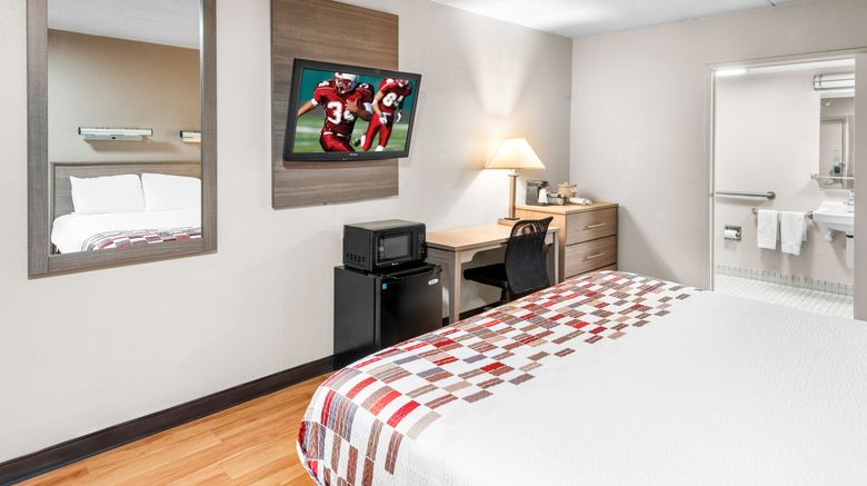 <b>Red Roof Inn Indianapolis North Room</b>. Images powered by <a href="https://www.leonardoworldwide.com/" title="Leonardo Worldwide" target="_blank">Leonardo</a>.