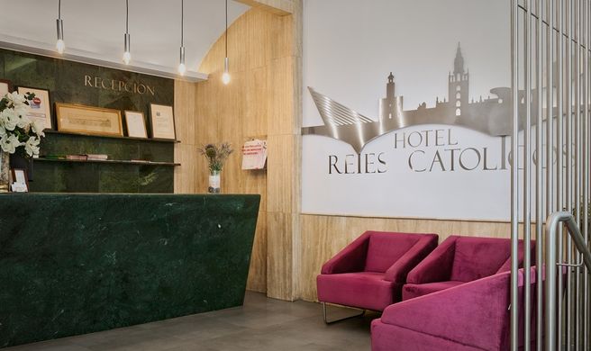 Reyes Catolicos Hotel Lobby