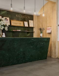 Reyes Catolicos Hotel