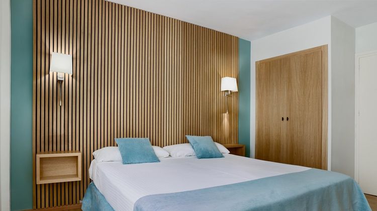 Reyes Catolicos Hotel Room