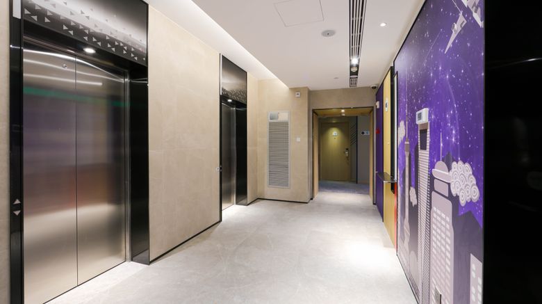 <b>Holiday Inn Express Shanghai Pudong Arpt Lobby</b>. Images powered by <a href="https://www.leonardoworldwide.com/" title="Leonardo Worldwide" target="_blank">Leonardo</a>.