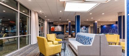 Holiday Inn Express & Suites Exterior