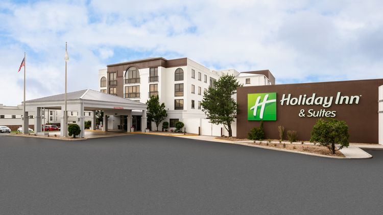 Holiday Inn Hotel & Suites  I-44 Exterior