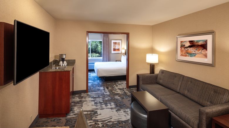 <b>Silver Cloud Inn University Room</b>. Images powered by <a href="https://www.leonardoworldwide.com/" title="Leonardo Worldwide" target="_blank">Leonardo</a>.