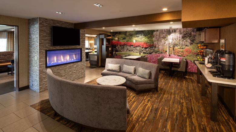 <b>Silver Cloud Inn University Lobby</b>. Images powered by <a href="https://www.leonardoworldwide.com/" title="Leonardo Worldwide" target="_blank">Leonardo</a>.