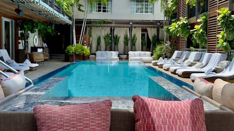 <b>Lennox Hotel Miami Beach Pool</b>. Images powered by <a href="https://www.leonardoworldwide.com/" title="Leonardo Worldwide" target="_blank">Leonardo</a>.