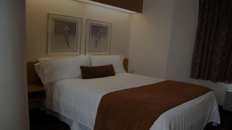 Slumber Inn Room