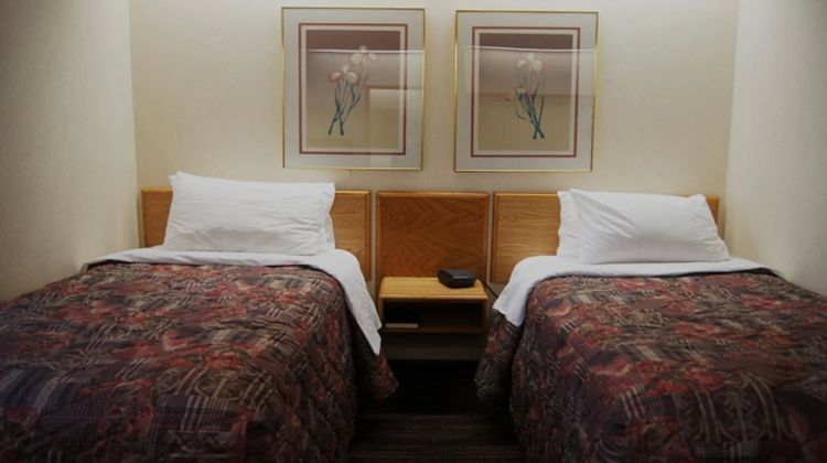 Slumber Inn Room