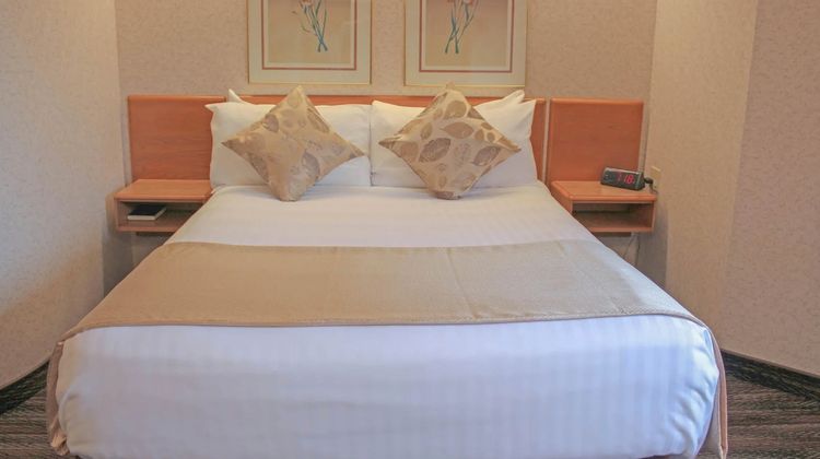 Slumber Inn Room