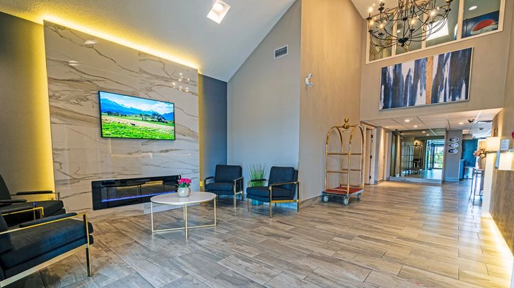 Slumber Inn Lobby