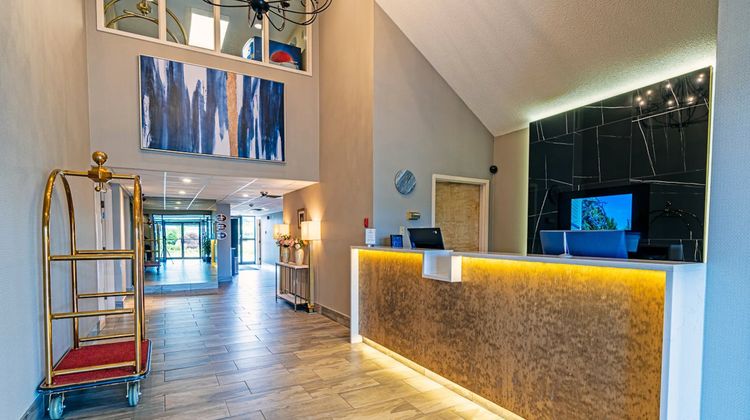 Slumber Inn Lobby