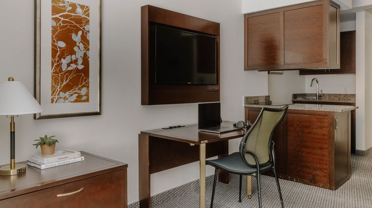 Club Quarters in Boston Suite
