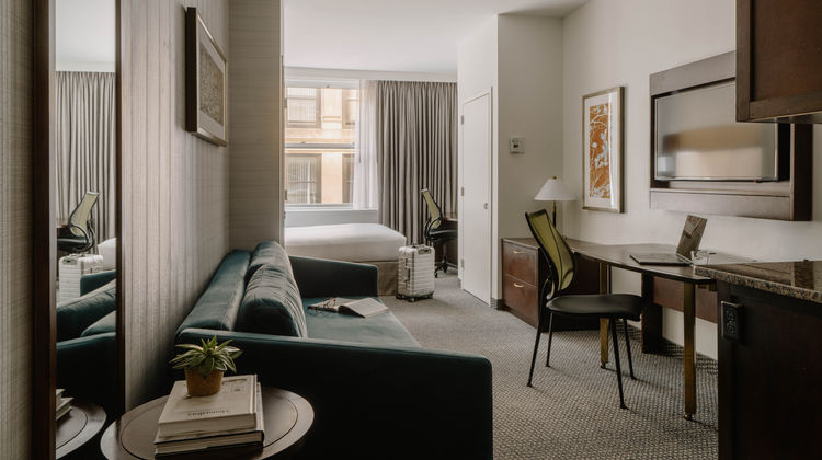 Club Quarters in Boston Suite