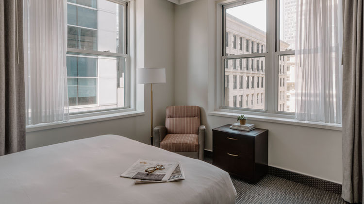 Club Quarters in Boston Room