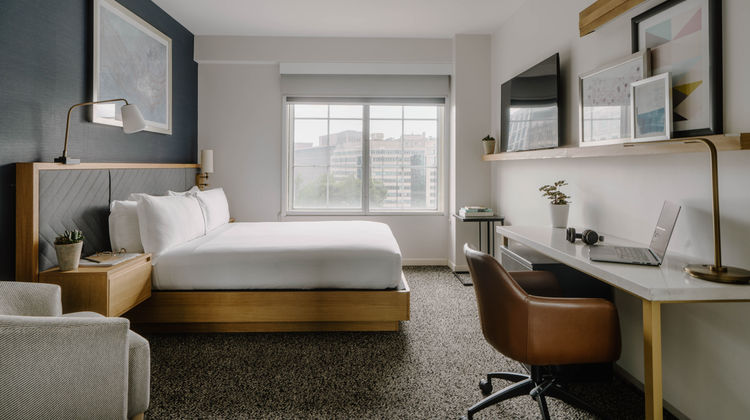 Club Quarters Hotel in Washington, DC Room