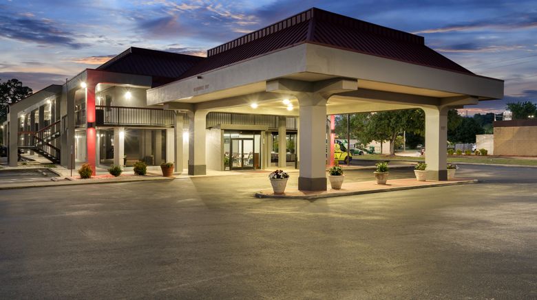 <b>Red Roof Inn Wilmington, NC Exterior</b>. Images powered by <a href="https://www.leonardoworldwide.com/" title="Leonardo Worldwide" target="_blank">Leonardo</a>.