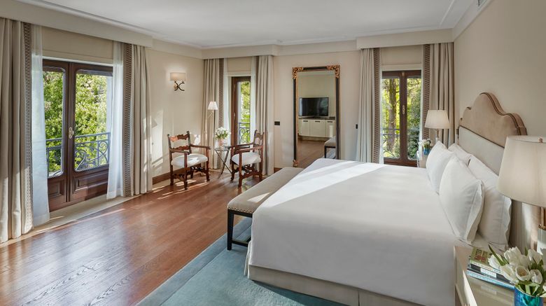 <b>Mandarin Oriental, Lago di Como Suite</b>. Images powered by <a href="https://www.leonardoworldwide.com/" title="Leonardo Worldwide" target="_blank">Leonardo</a>.