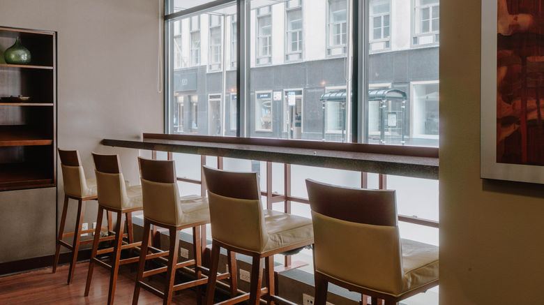 Club Quarters Hotel, Central Loop Lobby. Images powered by <a href="https://www.leonardoworldwide.com" target="_blank" rel="noopener">Leonardo</a>.