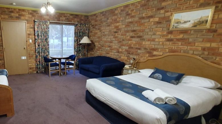 <b>Pines Country Club Motor Inn Room</b>. Images powered by <a href="https://www.leonardoworldwide.com/" title="Leonardo Worldwide" target="_blank">Leonardo</a>.