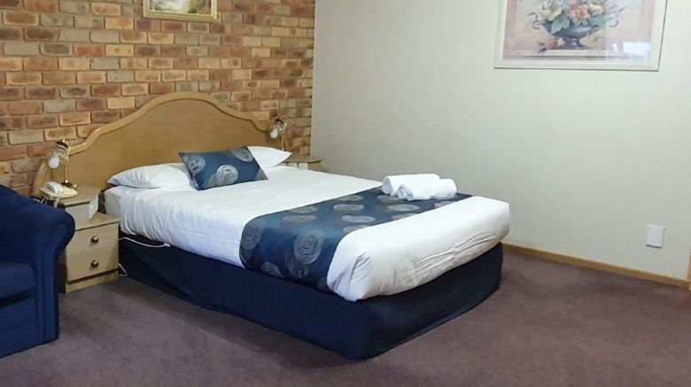 <b>Pines Country Club Motor Inn Room</b>. Images powered by <a href="https://www.leonardoworldwide.com/" title="Leonardo Worldwide" target="_blank">Leonardo</a>.
