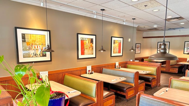 <b>Holiday Inn Hotel & Suites Regina Restaurant</b>. Images powered by <a href="https://www.leonardoworldwide.com/" title="Leonardo Worldwide" target="_blank">Leonardo</a>.