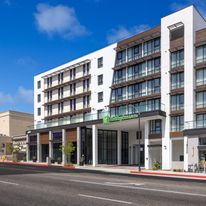 Holiday Inn & Suites Monterey Park