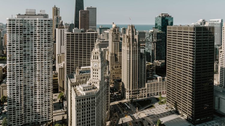 Club Quarters Hotel, Wacker at Michigan Exterior