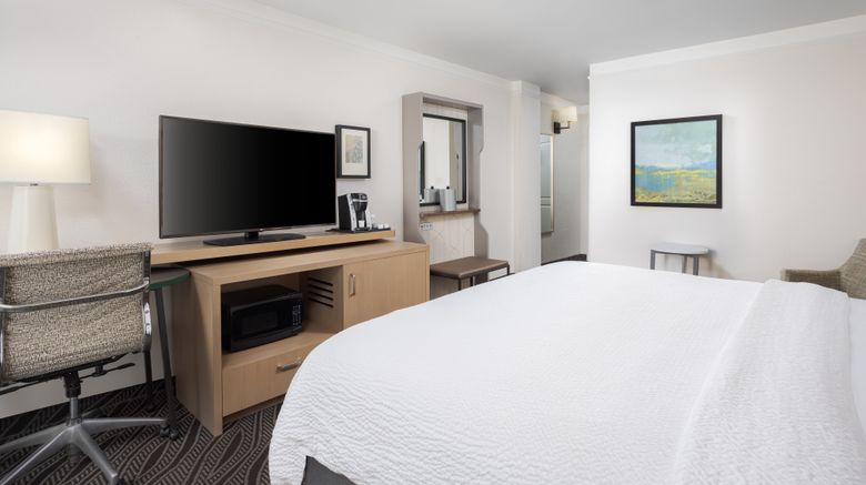 <b>Holiday Inn Resort Oceanfront-Surfside Room</b>. Images powered by <a href="https://www.leonardoworldwide.com/" title="Leonardo Worldwide" target="_blank">Leonardo</a>.