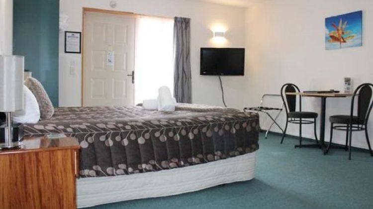 ASURE Ambassador Motor Lodge Room