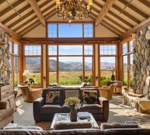 Casia Lodge & Ranch Lobby