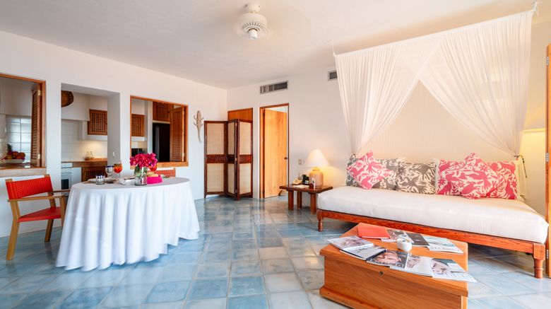 <b>Costa Careyes Room</b>. Images powered by <a href="https://www.leonardoworldwide.com/" title="Leonardo Worldwide" target="_blank">Leonardo</a>.