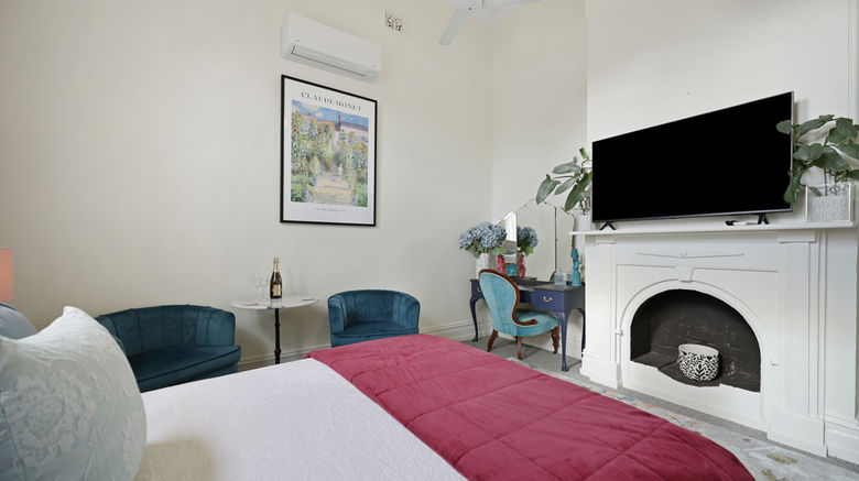 <b>Hamilton Lakeside Motel Room</b>. Images powered by <a href="https://www.leonardoworldwide.com/" title="Leonardo Worldwide" target="_blank">Leonardo</a>.