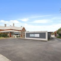 Hamilton Lakeside Motel