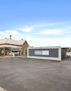 Hamilton Lakeside Motel