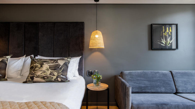 <b>Kloof Street Hotel Suite</b>. Images powered by <a href="https://www.leonardoworldwide.com/" title="Leonardo Worldwide" target="_blank">Leonardo</a>.