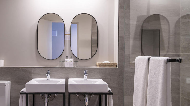 <b>Kloof Street Hotel Room</b>. Images powered by <a href="https://www.leonardoworldwide.com/" title="Leonardo Worldwide" target="_blank">Leonardo</a>.