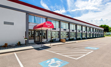 Red Roof Inn Cortland