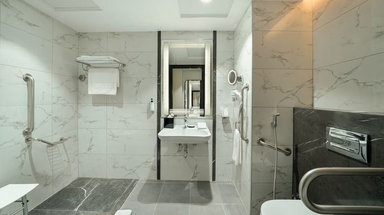 <b>Al Manakha Rotana Madinah Room</b>. Images powered by <a href="https://www.leonardoworldwide.com/" title="Leonardo Worldwide" target="_blank">Leonardo</a>.