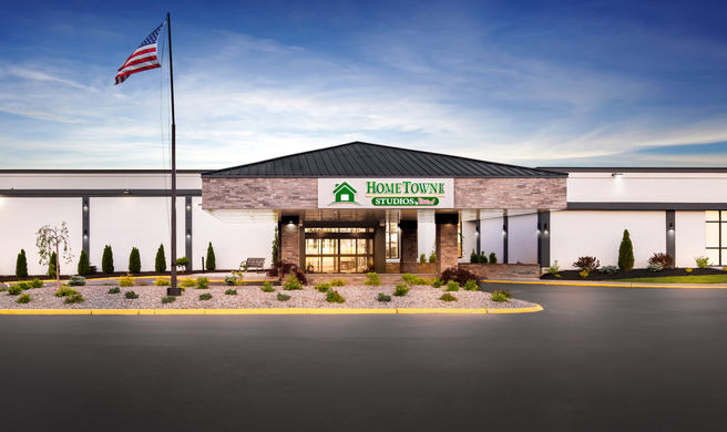HomeTowne Studios & Conf Center Cortland Exterior