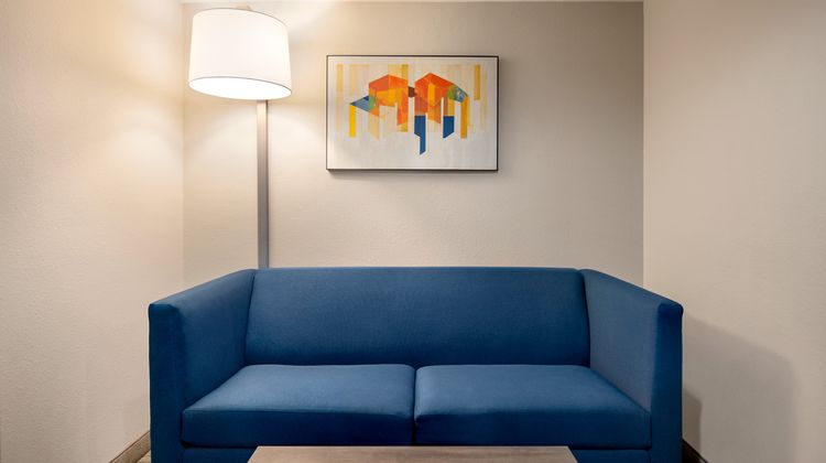 Holiday Inn Express Hotel & Suites Suite